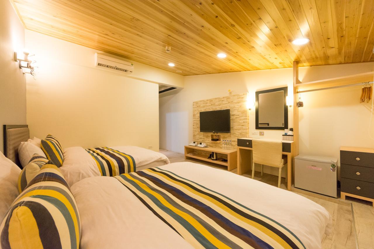 W Hostel Tainan Exterior photo