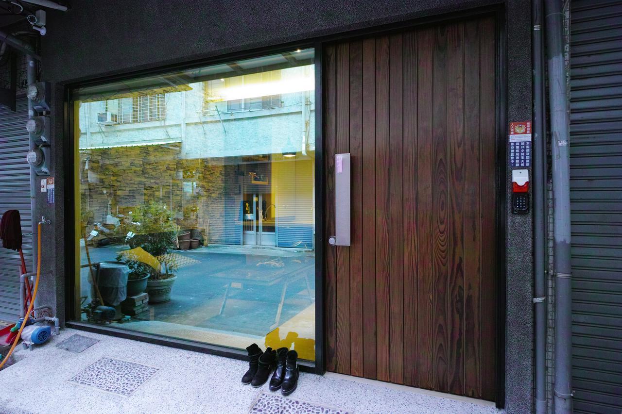 W Hostel Tainan Exterior photo
